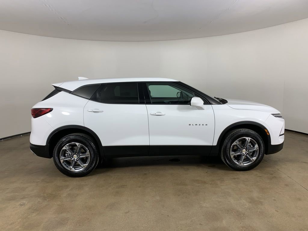Used 2025 Chevrolet Blazer LT image 7