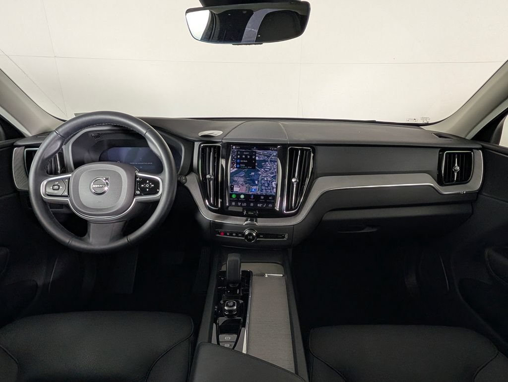 Used 2025 Volvo XC60 B5 Plus AWD/4WD image 20