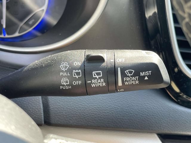 Used 2024 Chrysler Pacifica Touring-L FWD image 30