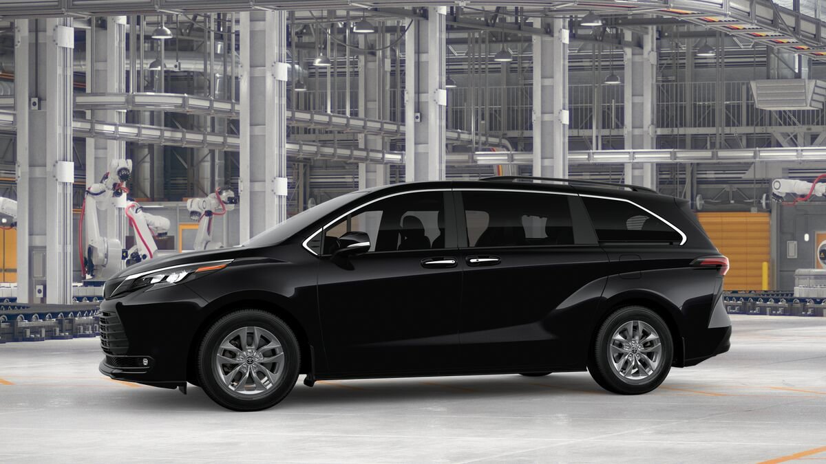 New 2026 Toyota Sienna XLE AWD/4WD image 3