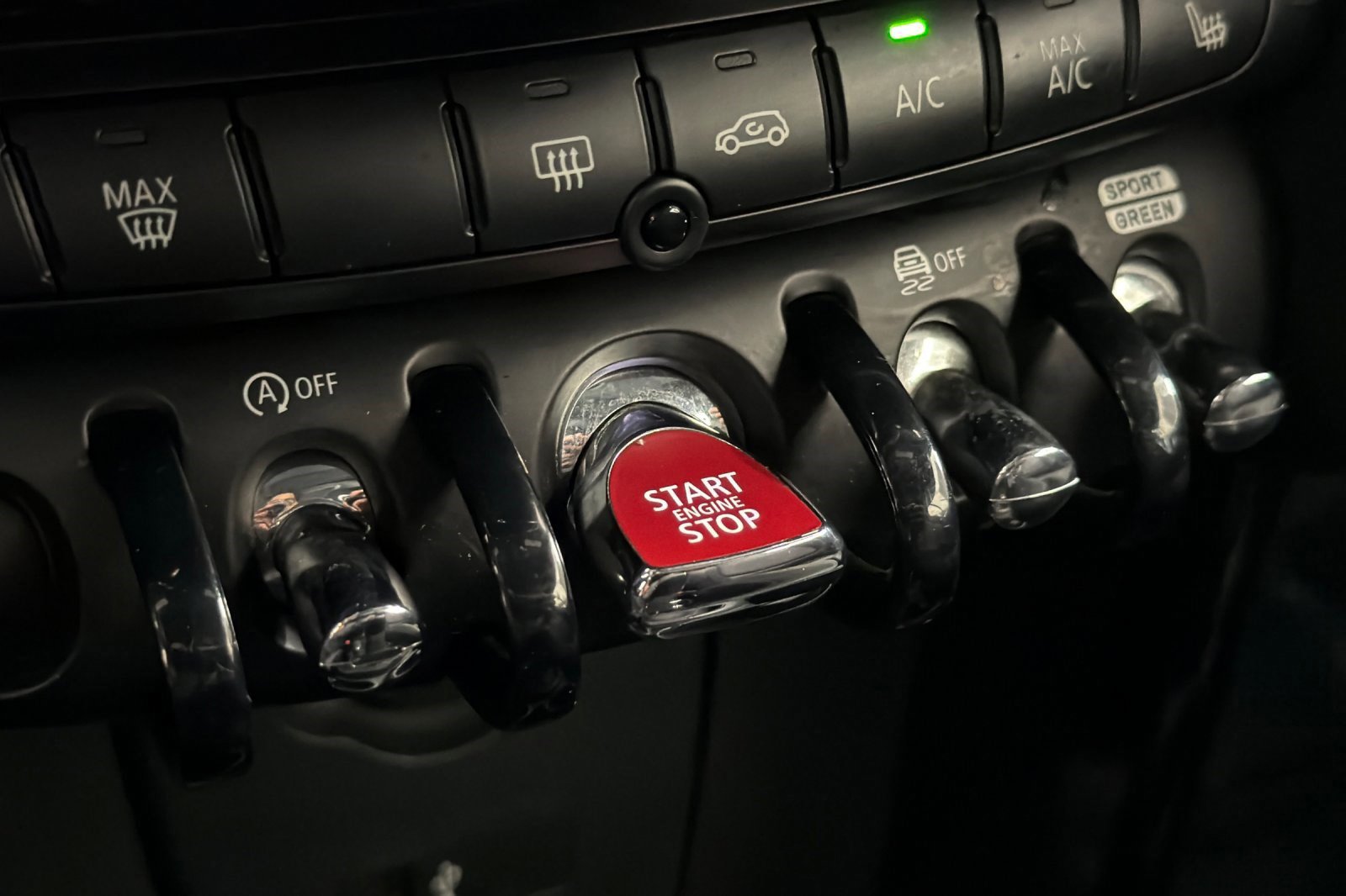 Used 2020 MINI Cooper S image 31