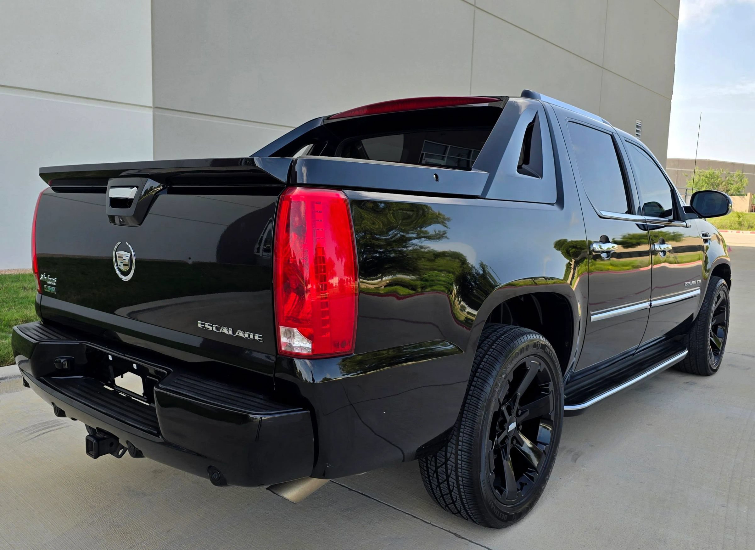 Used 2010 Cadillac Escalade EXT Luxury AWD/4WD image 7