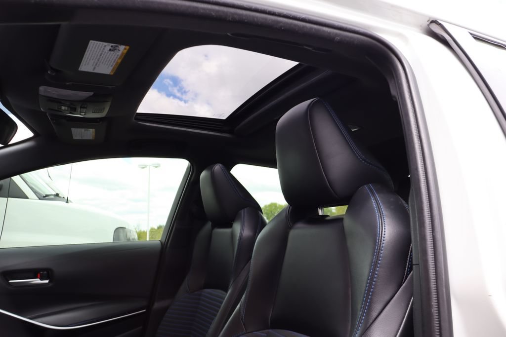 Used 2021 Toyota Corolla XSE FWD image 25