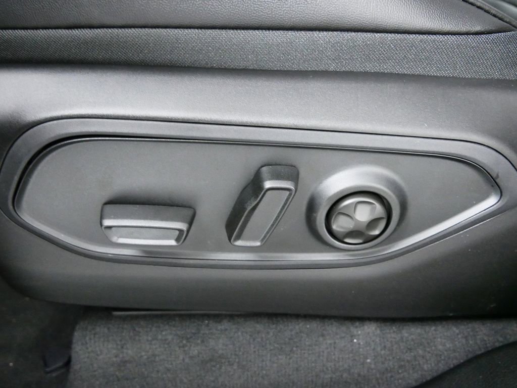 Certified 2024 Jeep Grand Cherokee Altitude image 39