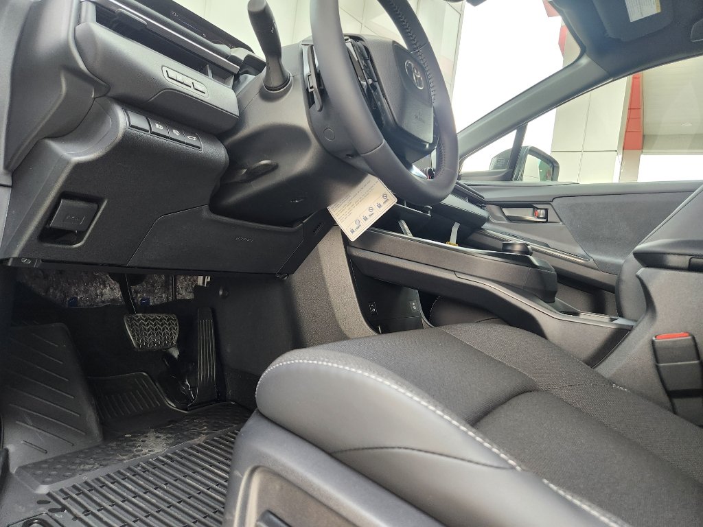 New 2026 Toyota C-HR AWD/4WD image 19