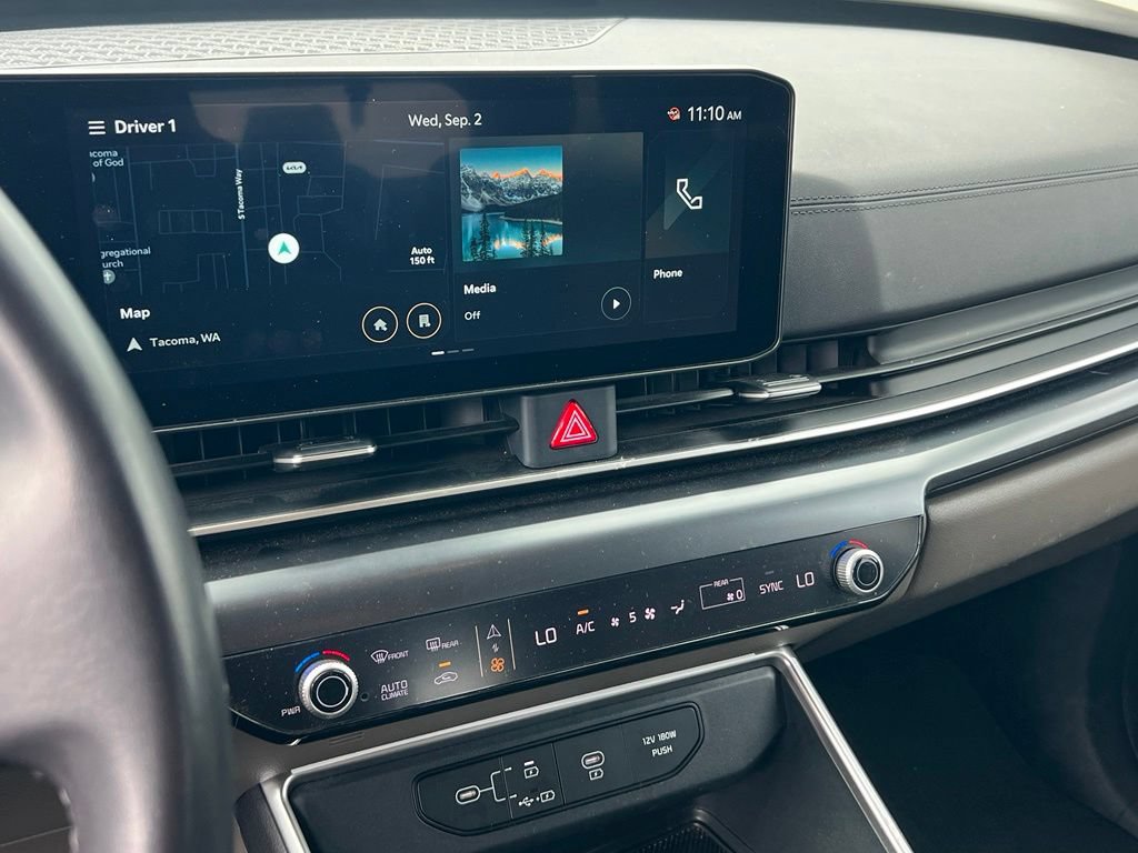 Used 2025 Kia Carnival FWD image 18