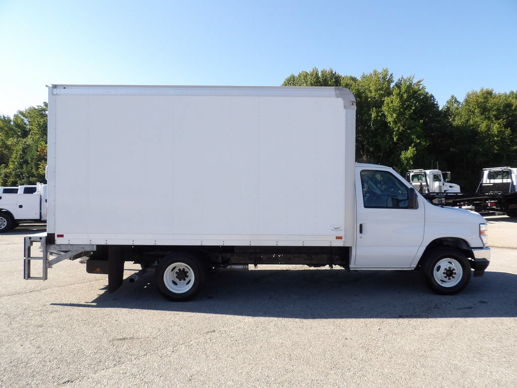 Used 2024 Ford E-350 and Econoline 350 Super Duty w/ Power Windows & Locks Group RWD image 9