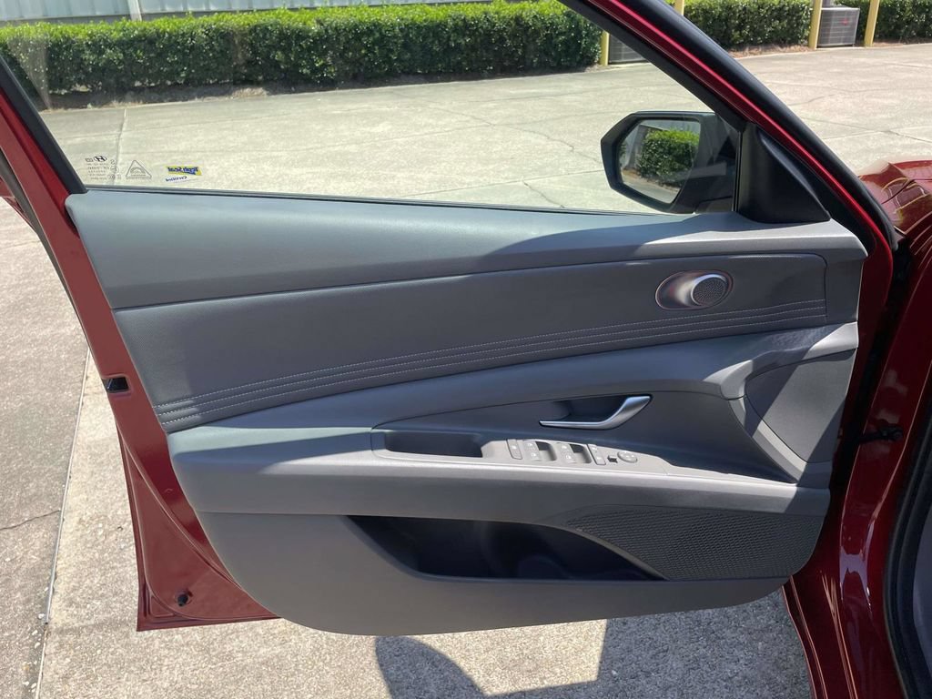 Used 2026 Hyundai Elantra Sport FWD image 15