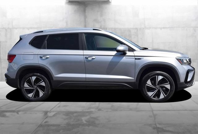 Certified 2023 Volkswagen Taos SE w/ Panoramic Sunroof Package AWD/4WD image 5