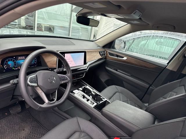 Used 2025 Volkswagen Atlas SE image 11