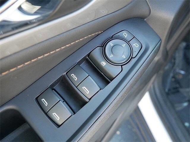Used 2022 Chevrolet Traverse Premier w/ Redline Edition image 27