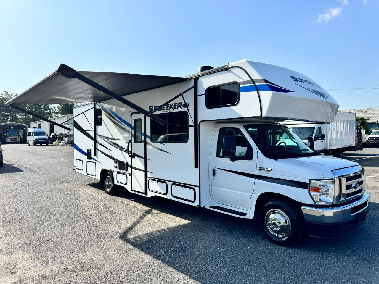 Used 2021 Ford E-450 and Econoline 450 Super Duty w/ Motorhome Prep Package RWD image 3