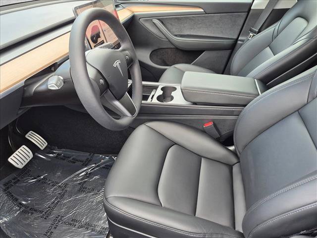 Used 2025 Tesla Model Y Performance AWD/4WD image 16