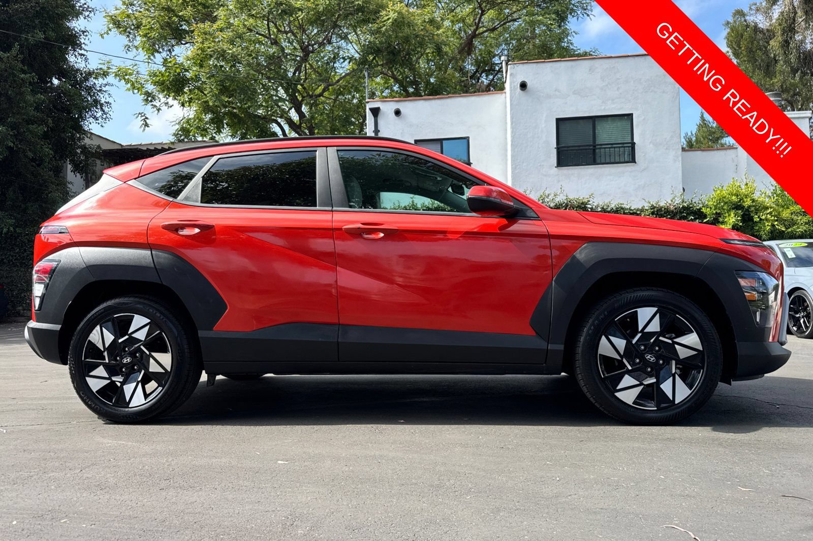 Used 2024 Hyundai Kona SEL FWD image 3