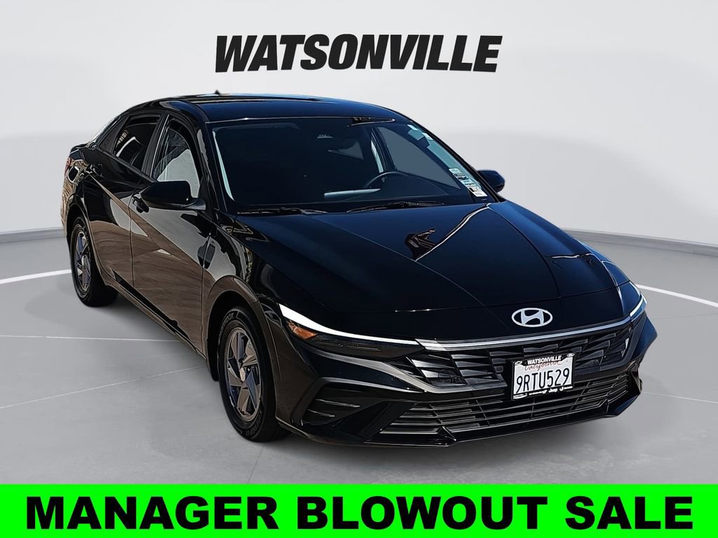 Used 2025 Hyundai Elantra SE