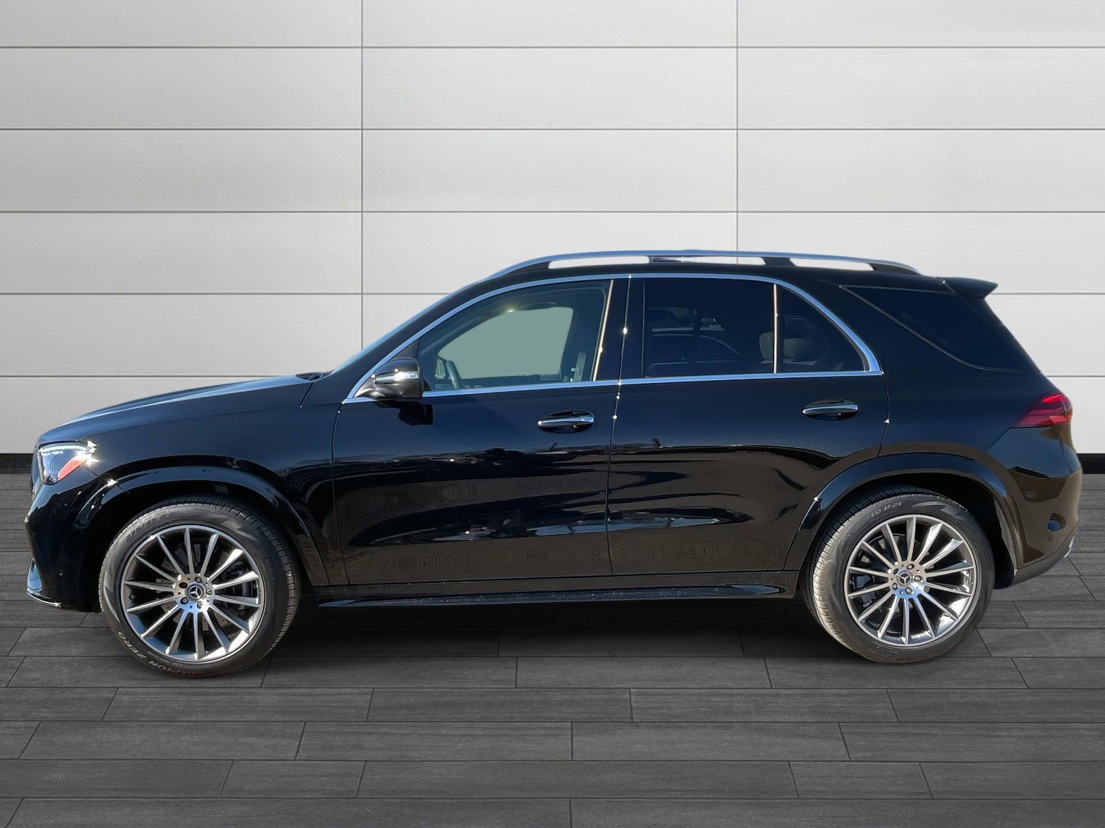 Certified 2025 Mercedes-Benz GLE 350 4MATIC image 5