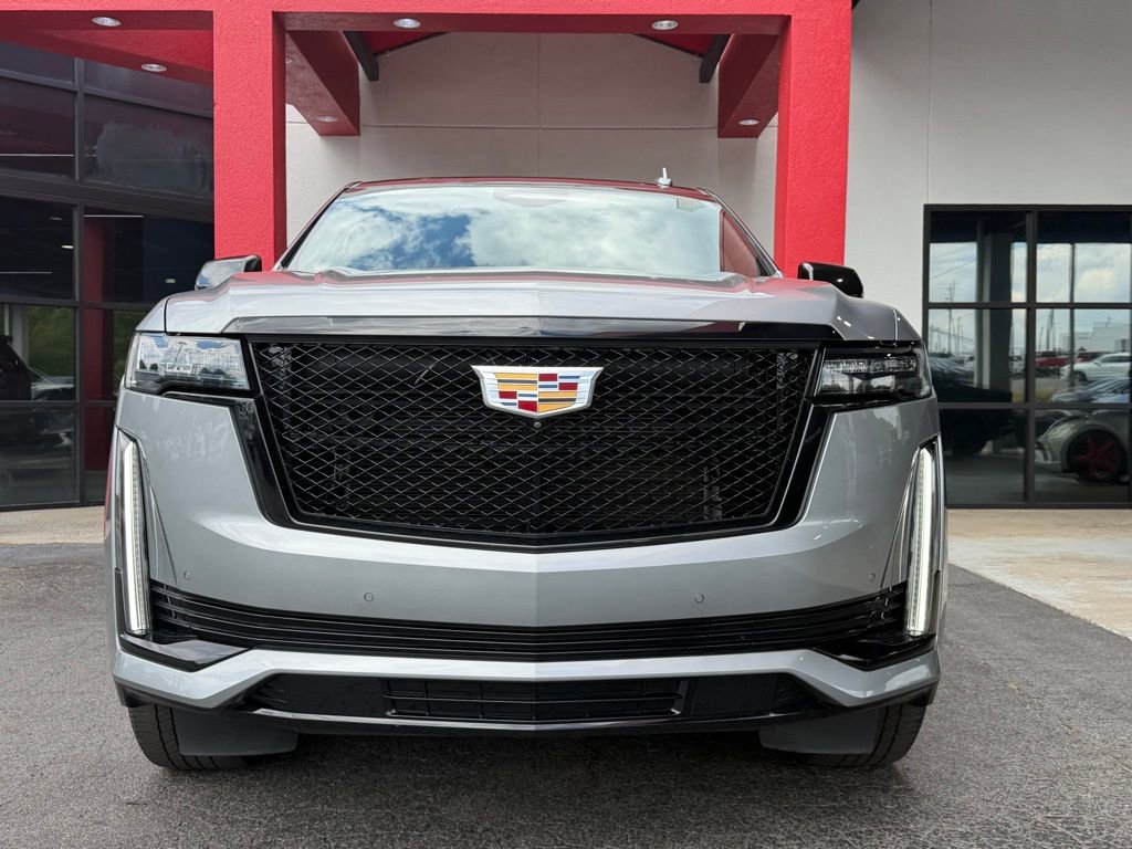 Used 2023 Cadillac Escalade ESV Sport w/ Touring Package AWD/4WD image 4