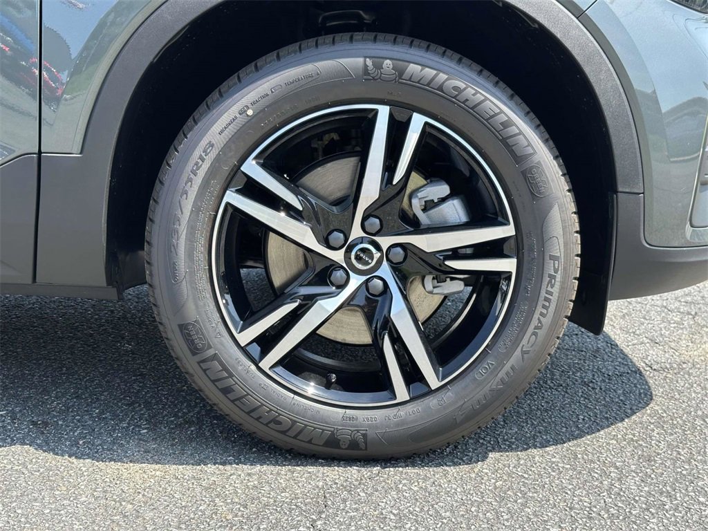 New 2026 Volvo XC40 B4 Plus w/ Climate Package image 24