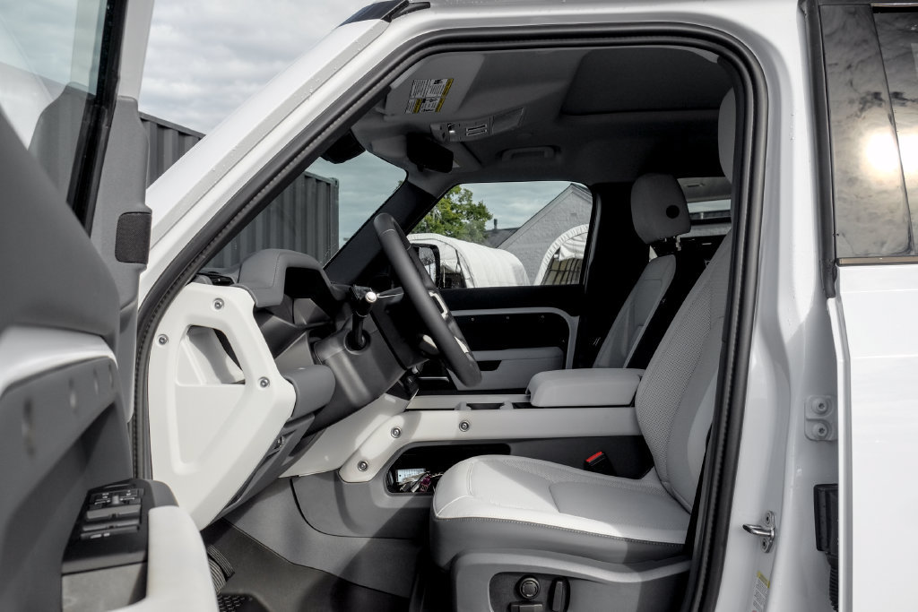 New 2026 Land Rover Defender 110 S AWD/4WD image 10