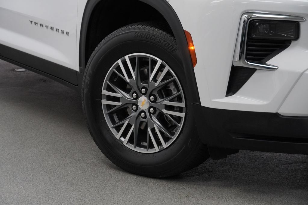 Certified 2024 Chevrolet Traverse LT w/ Trailering Package FWD image 10