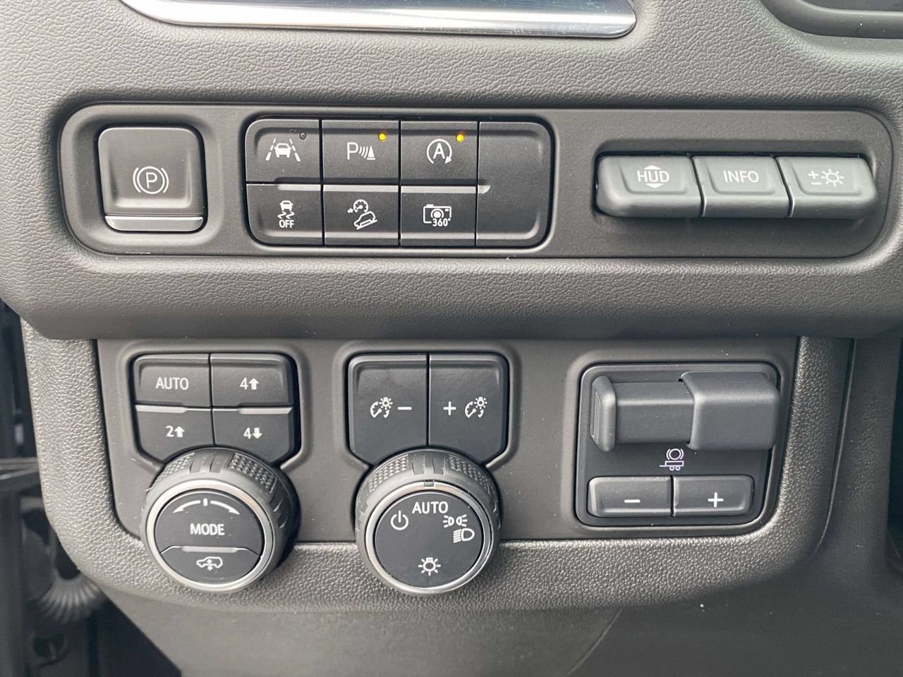 Used 2023 Chevrolet Tahoe High Country AWD/4WD image 18