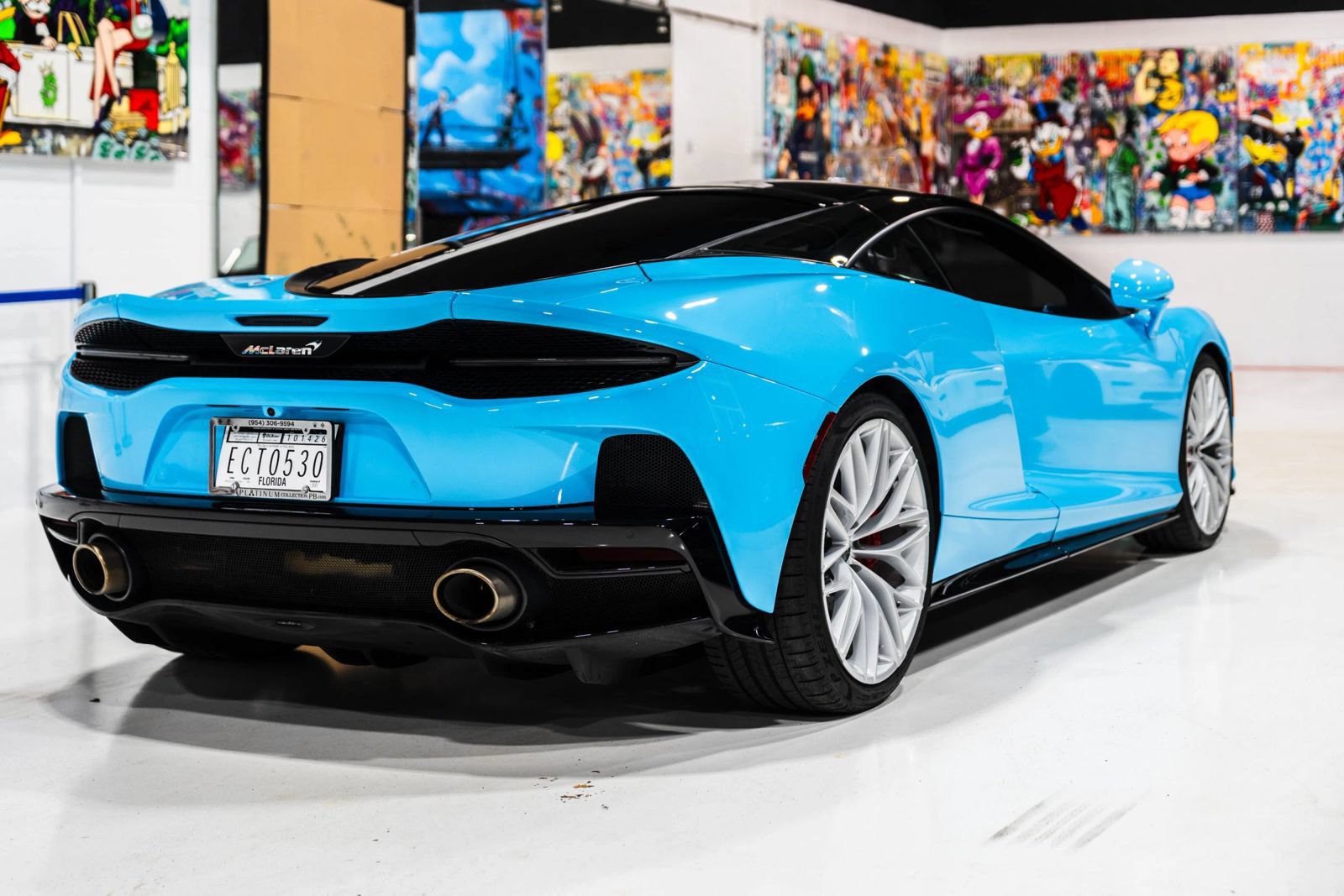 Used 2023 McLaren GT RWD image 9