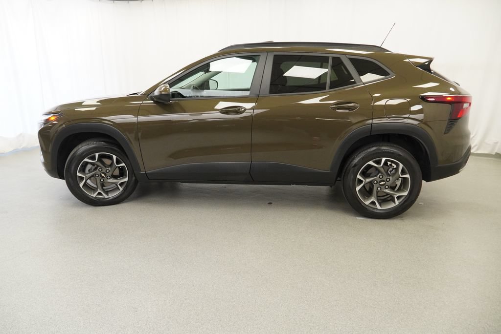 Certified 2024 Chevrolet Trax LT w/ Sunroof Package FWD image 41