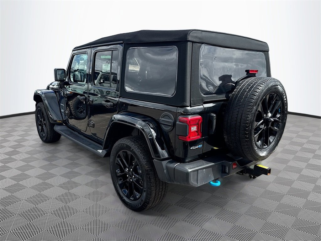 Used 2022 Jeep Wrangler Unlimited Sahara w/ Cold Weather Group image 8