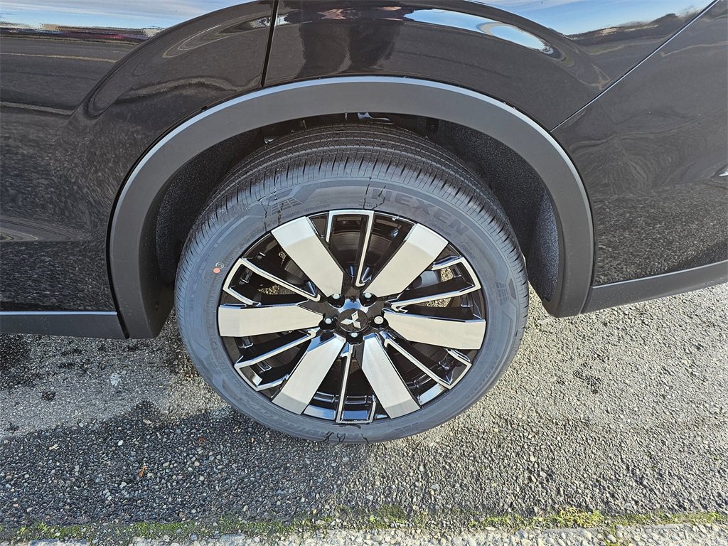 New 2025 Mitsubishi Outlander SE image 9