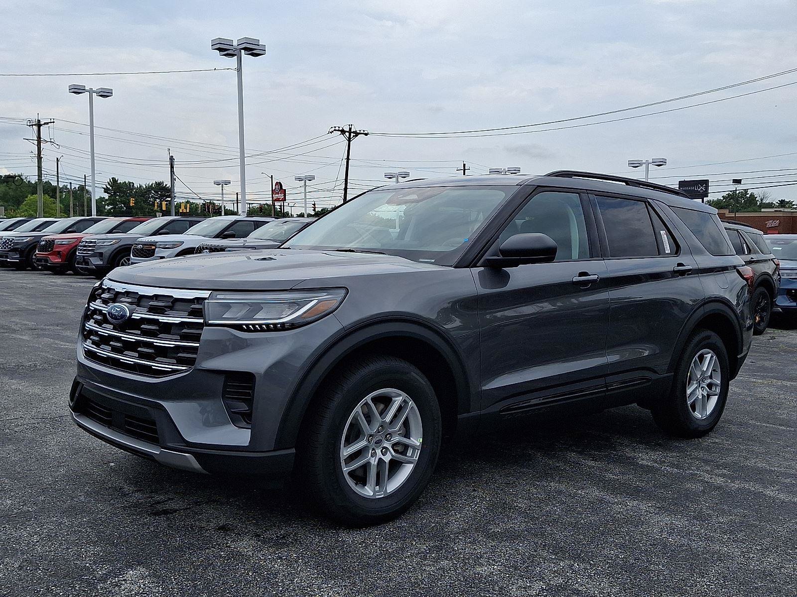 New 2026 Ford Explorer Active AWD/4WD image 2