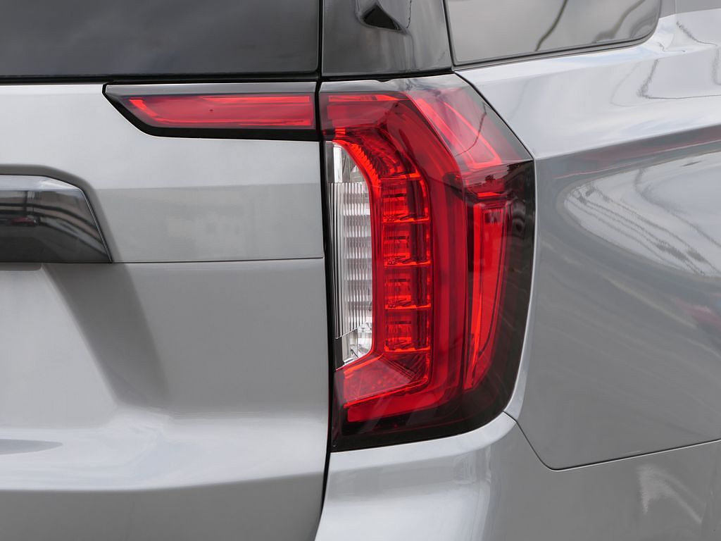 Used 2023 GMC Yukon Denali Ultimate AWD/4WD image 4