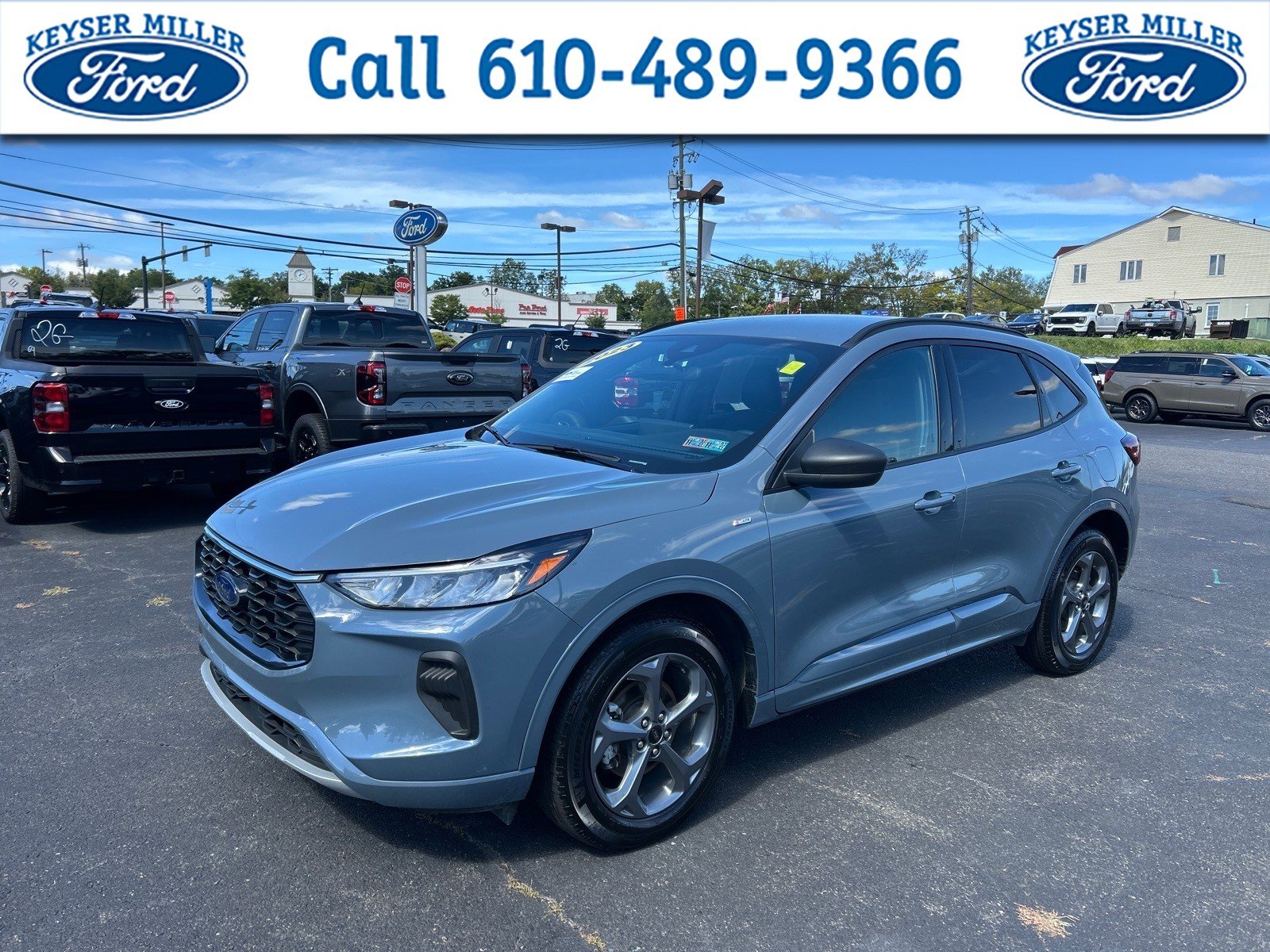 Certified 2023 Ford Escape ST-Line w/ Tech Pack #1 AWD/4WD image 1