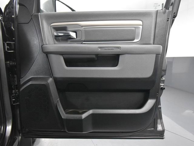 Used 2017 RAM 1500 Classic SLT image 36