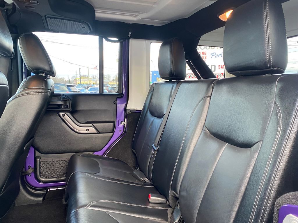 Used 2018 Jeep Wrangler Unlimited Sahara w/ Dual Top Group image 12