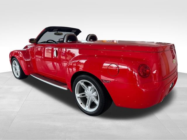 Used 2004 Chevrolet SSR w/ Preferred Equipment Group RWD image 3