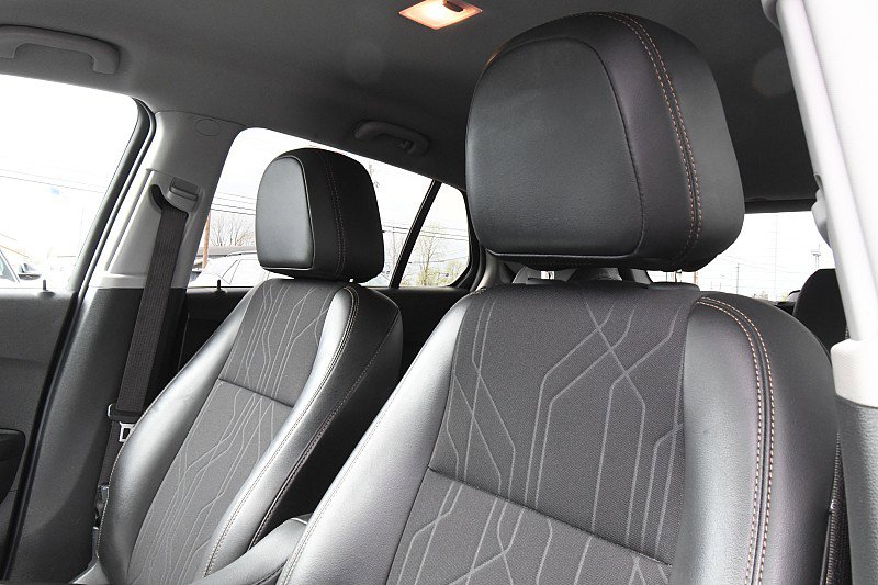 Used 2021 Chevrolet Trax LT FWD image 12