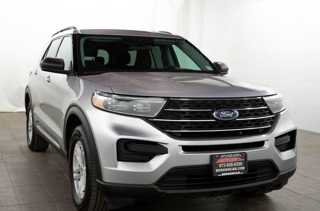 Used 2022 Ford Explorer XLT AWD/4WD image 1
