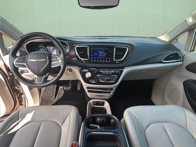 Certified 2017 Chrysler Pacifica Touring-L image 20
