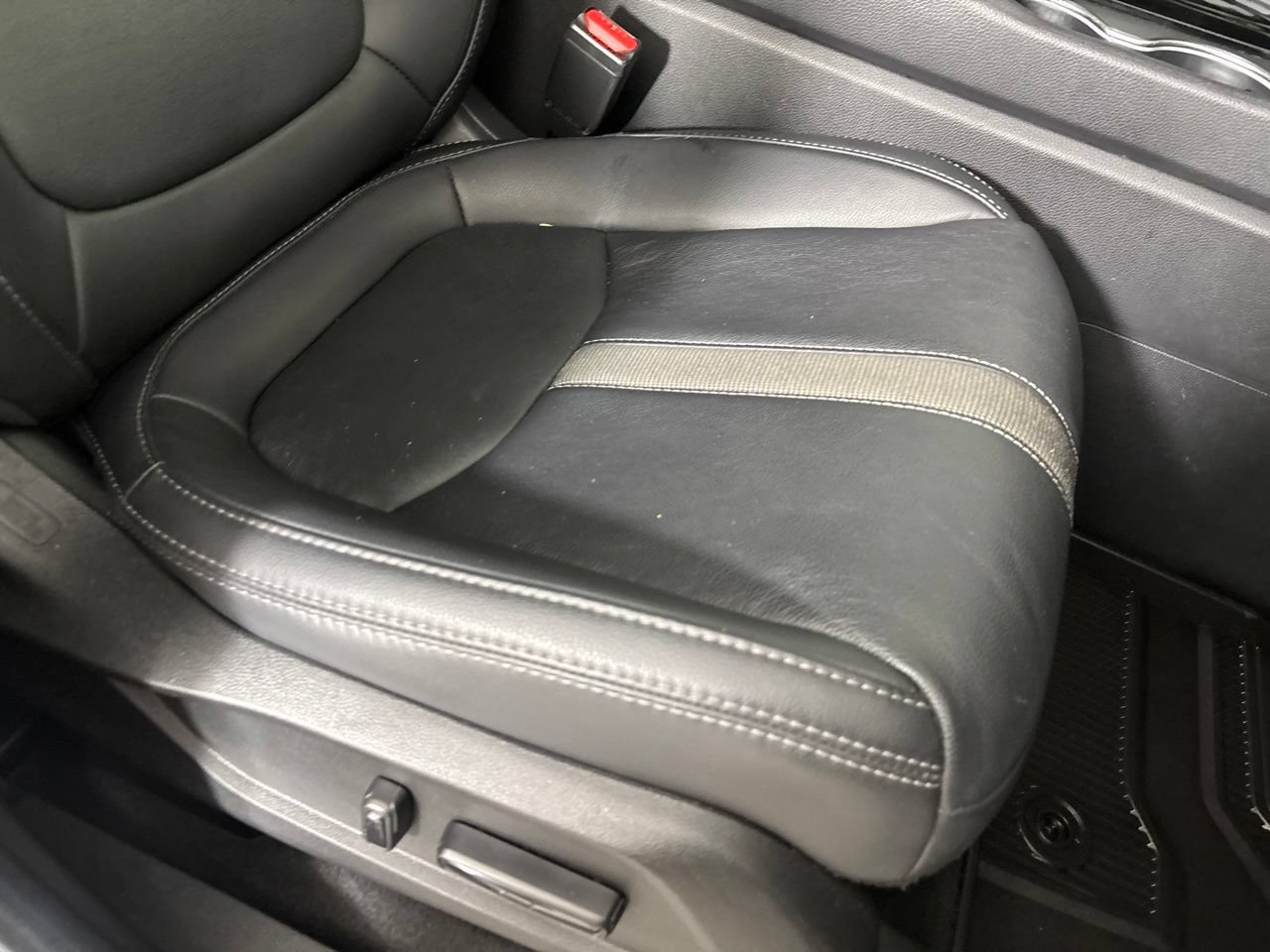 Used 2025 Honda Pilot Touring image 33