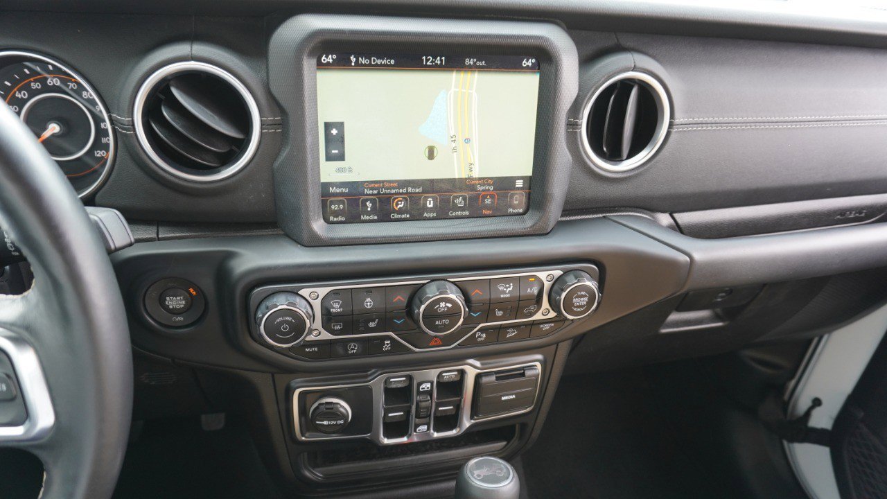 Used 2019 Jeep Wrangler Unlimited Sahara image 18