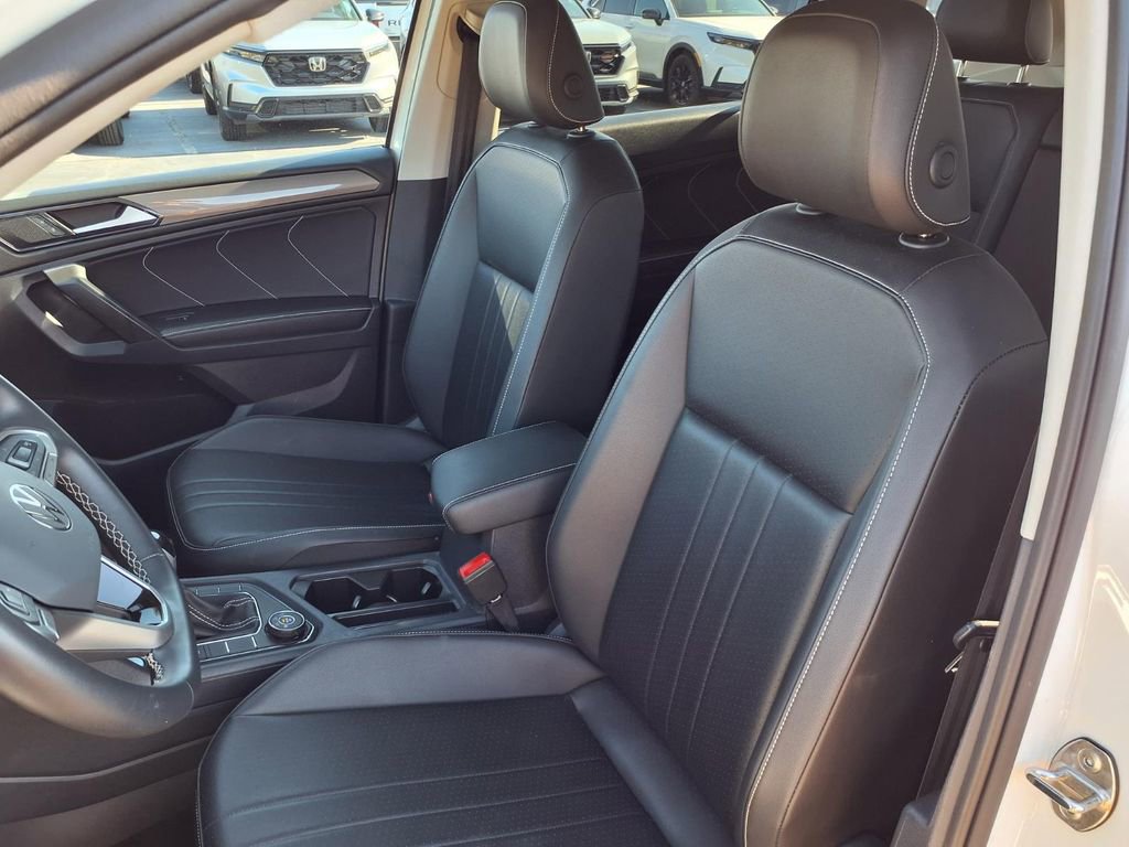 Used 2024 Volkswagen Tiguan SE image 5