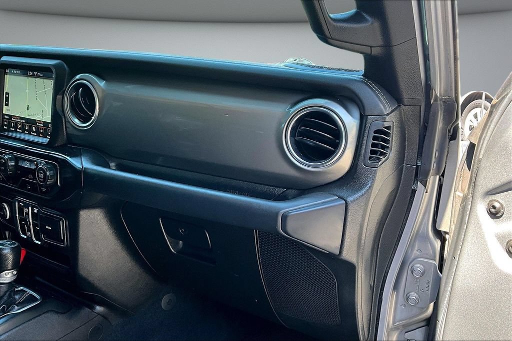 Used 2018 Jeep Wrangler Unlimited Sahara AWD/4WD image 26