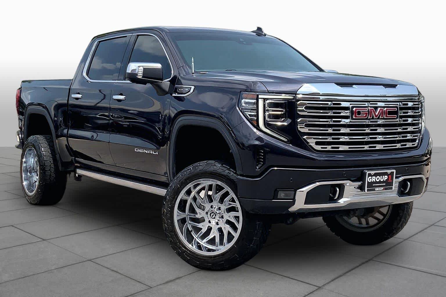 Used 2022 GMC Sierra 1500 Denali AWD/4WD image 3
