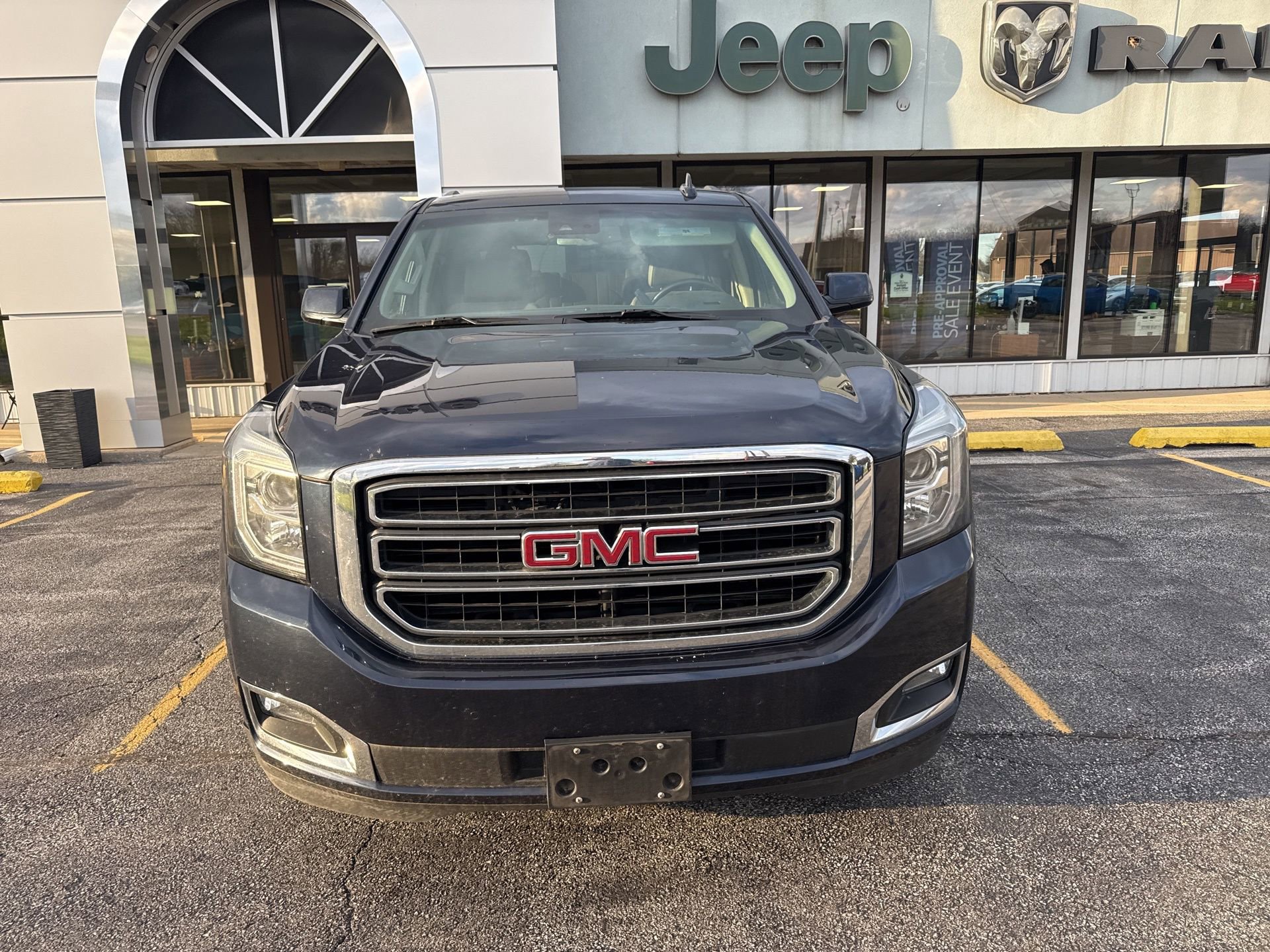 Used 2017 GMC Yukon SLT w/ Open Road Package image 2