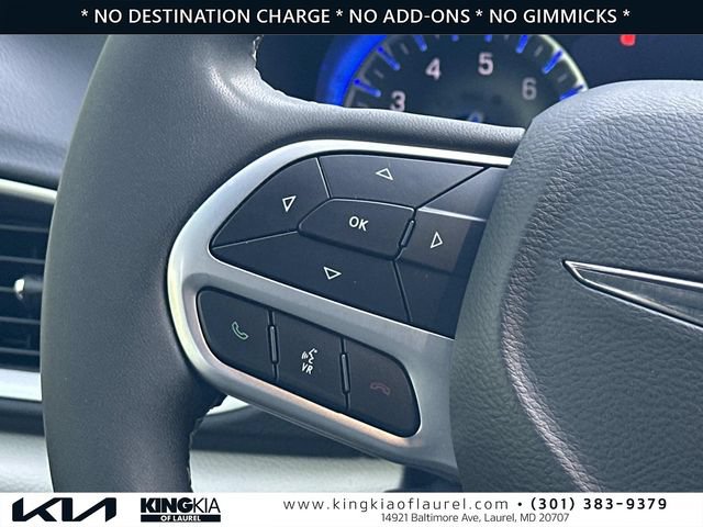 Used 2023 Chrysler Pacifica Touring-L FWD image 10