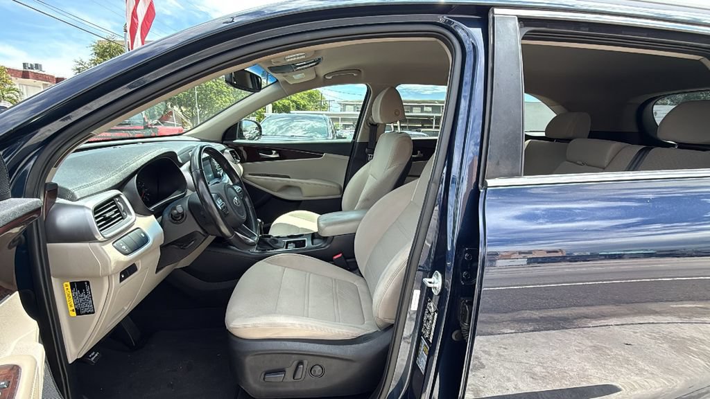 Used 2018 Kia Sorento FWD image 23