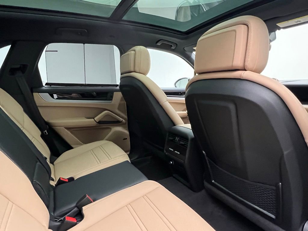 New 2026 Porsche Cayenne E-Hybrid image 16