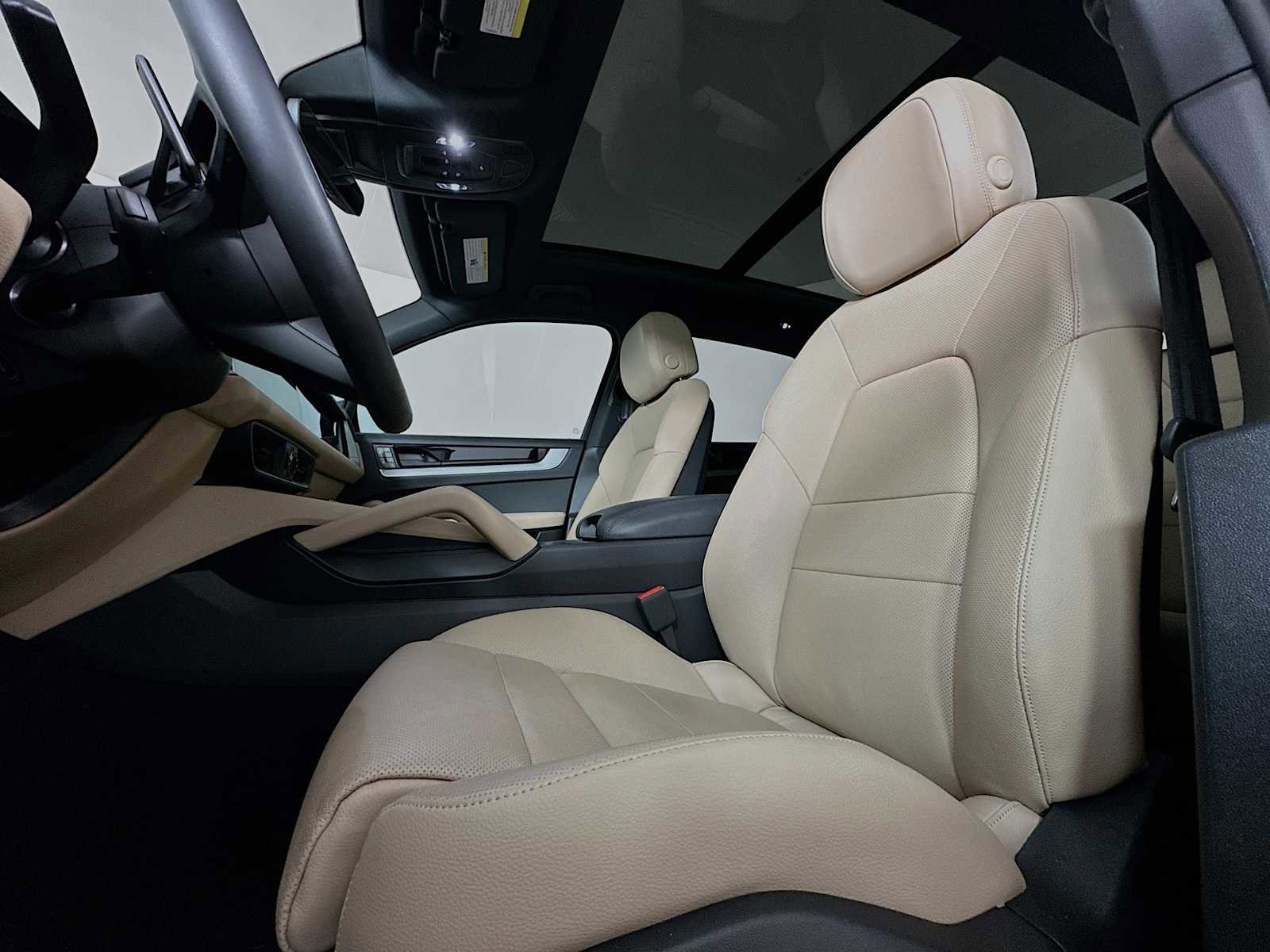 Certified 2025 Porsche Cayenne image 5