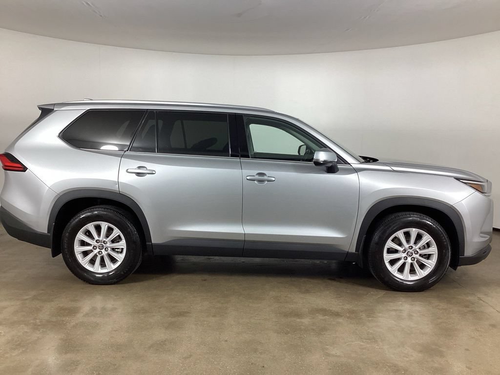 Used 2024 Toyota Grand Highlander AWD image 4