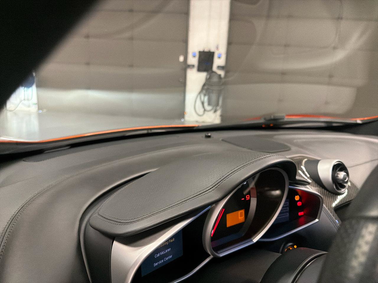 Used 2012 McLaren MP4-12C Coupe RWD image 24